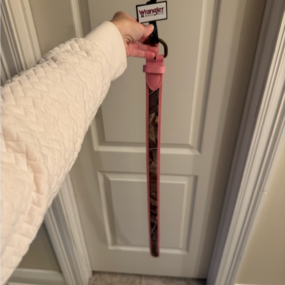 Women’s Wrangler Pink and Camouflage Belt